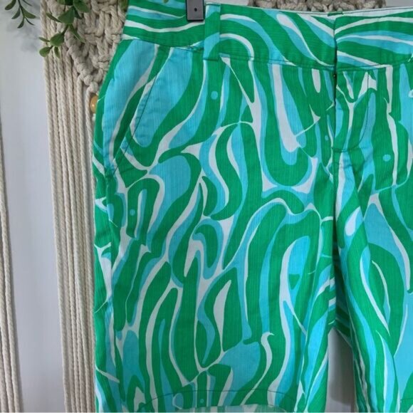 LILLY PULITZER Women’s Finders Keepers The Chipper Short Green Blue White Size 8 - Picture 4 of 14